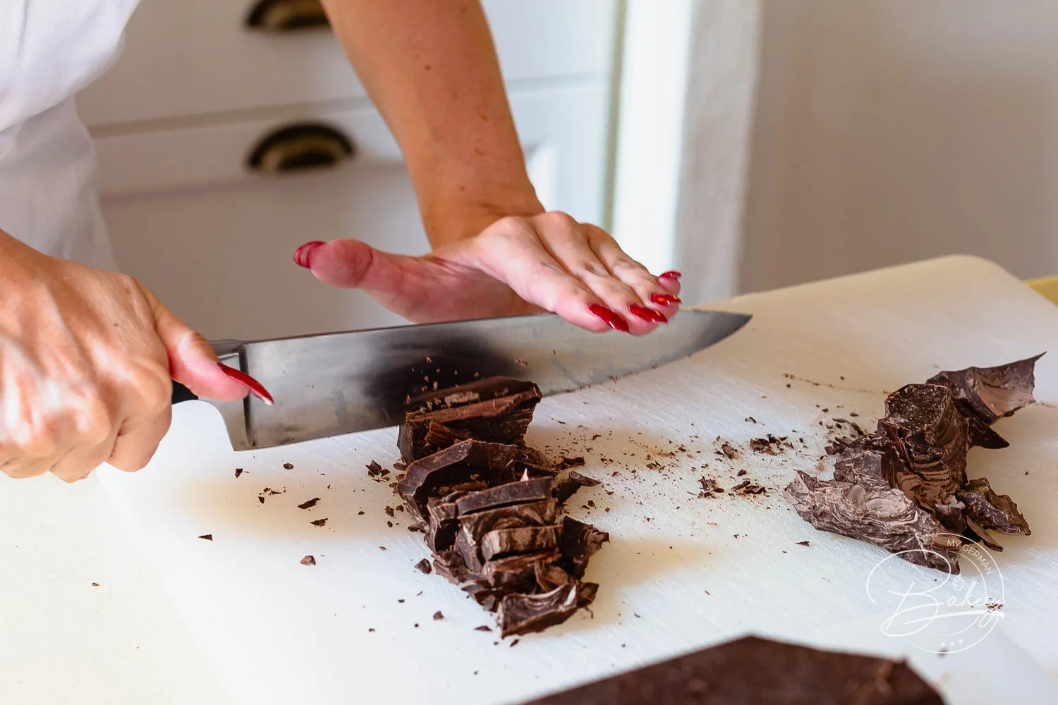 Schokokuchen und Schokoladentörtchen mit Himbeeren und Ganache - Dessertkochschule Olivier Fabing Patisserie - Schokoladen Törtchen und Himbeer Törtchen selber machen - Schokoladenkuchen mit Eis und Himbeeren