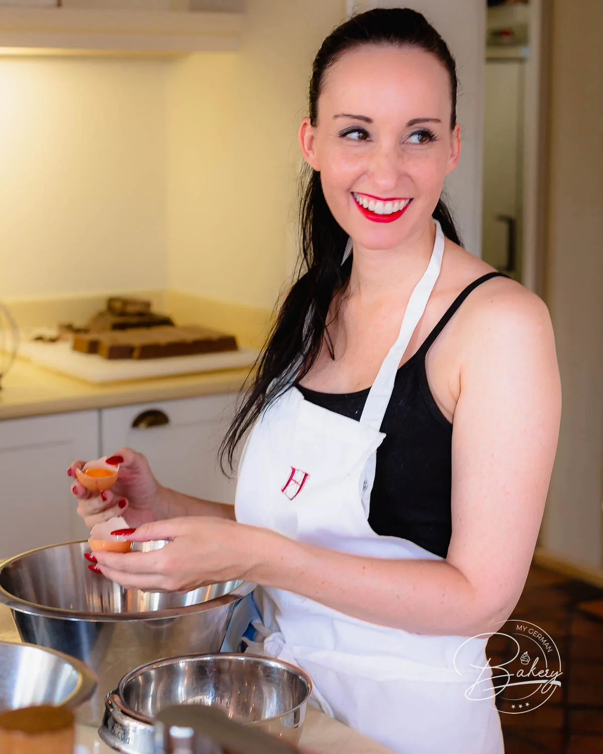 Schokokuchen und Schokoladentörtchen mit Himbeeren und Ganache - Dessertkochschule Olivier Fabing Patisserie - Schokoladen Törtchen und Himbeer Törtchen selber machen - Schokoladenkuchen mit Eis und Himbeeren