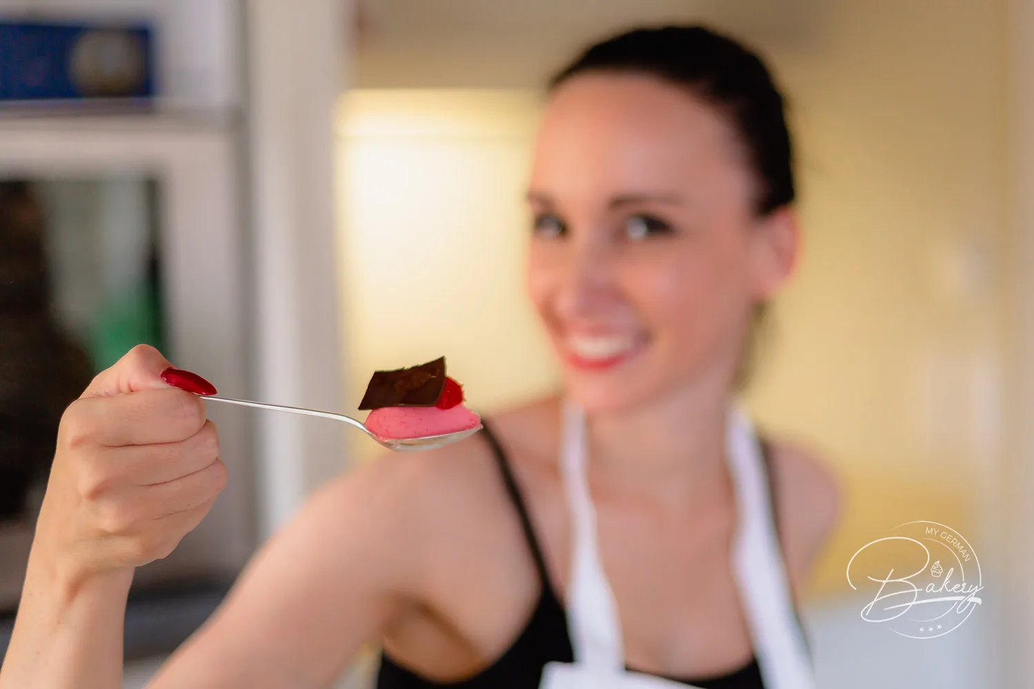 Schokokuchen und Schokoladentörtchen mit Himbeeren und Ganache - Dessertkochschule Olivier Fabing Patisserie - Schokoladen Törtchen und Himbeer Törtchen selber machen - Schokoladenkuchen mit Eis und Himbeeren