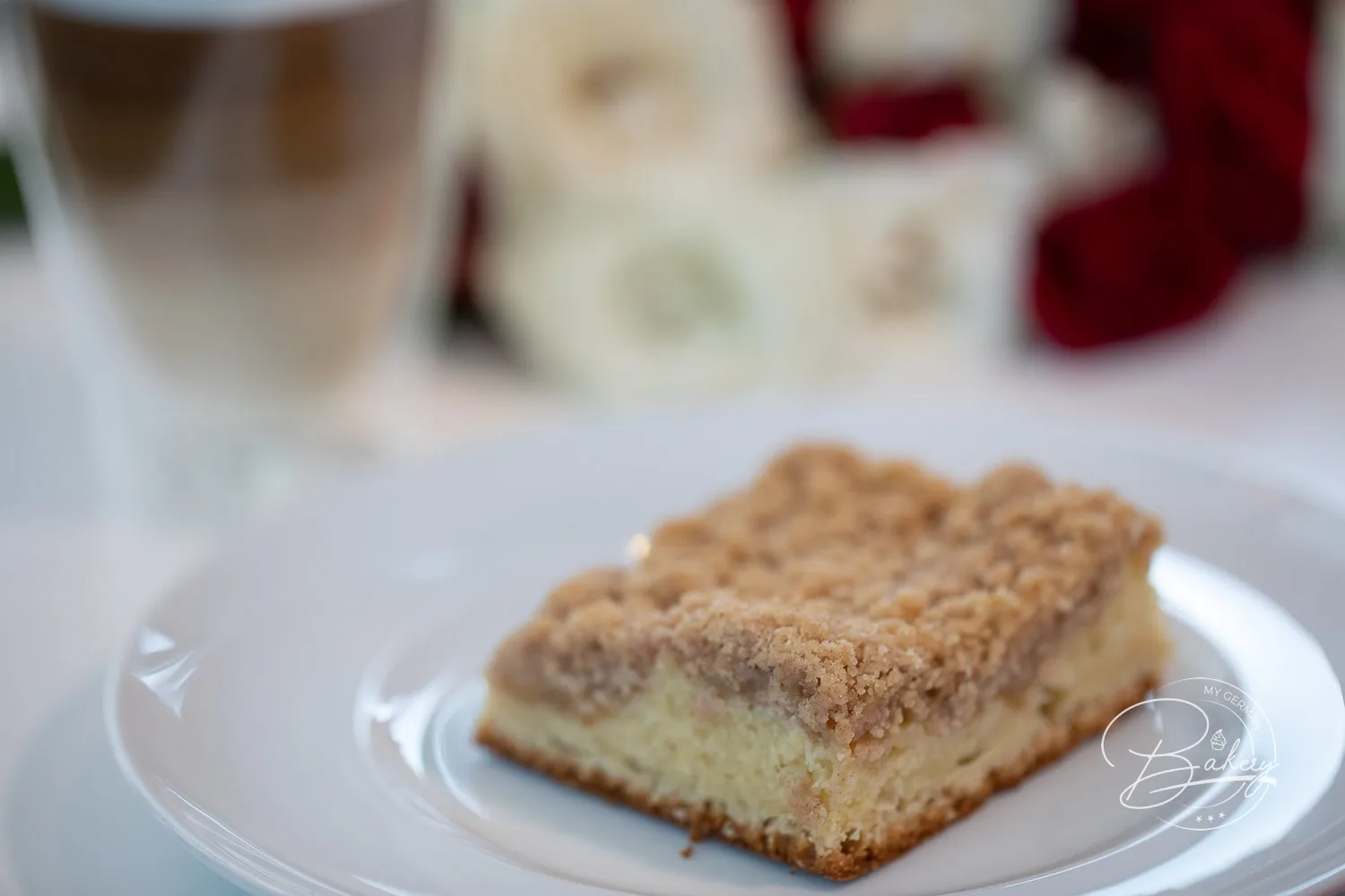 Hefekuchen mit Apfel - Blechkuchen Rezept mit Streusel - Rezept Hefekuchen mit Apfelmus - Streuselkuchen backen - Einfaches Rezept für Hefekuchen mit Apfelmus und Streuselkuchen als Apfelkuchen Rezept. Apfelkuchen als Blechkuchen und Hefekuchen Rezept mit Zimt als Weihnachtskuchen Möglichkeit