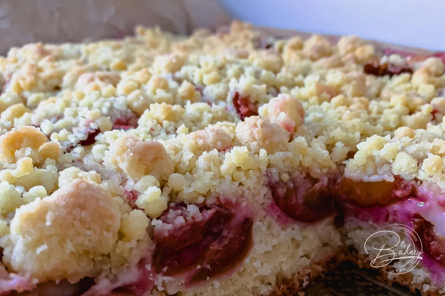 Pflaumen Streuselkuchen Rezept - Zwetschgen Kuchen mit Hefe - Bester Zwetschgenkuchen als Hefekuchen - Pflaumenkuchen mit Hefe und Streuseln - perfekt für den Sommer - Leckeres Hefekuchen Rezept für Pflaumen Streuselkuchen, Zwetschgenkuchen mit Streuseln. Schnell, einfach, Schritt-für-Schritt, Pflaumenkuchen