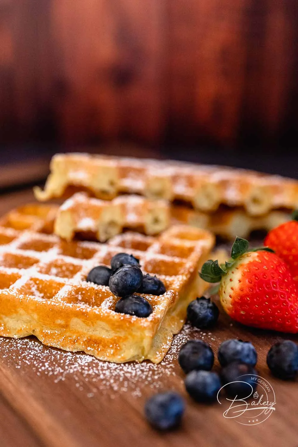 Belgische Waffeln Rezept - einfacher Waffelteig - 10 Waffeln - leckerer Waffelteig - Schnelles und einfaches Rezept für belgische Waffeln und leckerem Waffelteig. Außen knusprig und innen soft, weich mit Mehl, Milch, Eiern