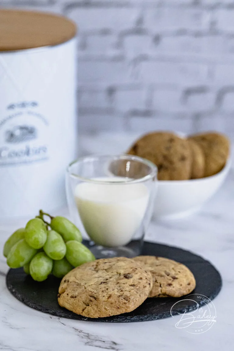 Amerikanische Chocolate Chip Cookies - Schokoladen-Kekse - Beste Amerikanische Chocolate Chip Cookies - extra weiche Schokoladen-Kekse - Traditionelle amerikanische Chocolate Chip Cookies