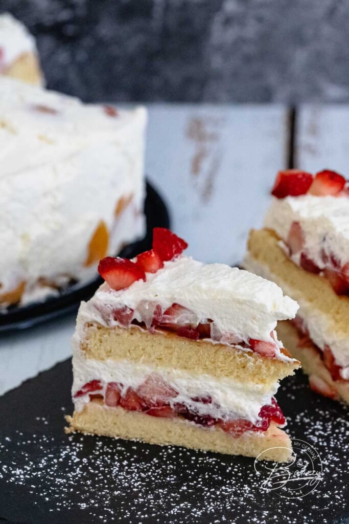 Schne Torte Mit Gummibrchen Fotos