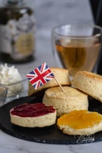 Scones Rezept – Englische Brötchen schnell selbstgemacht - Rezept Scones - Einfaches Rezept für Original englische Scones für HighTea und zum Frühstück