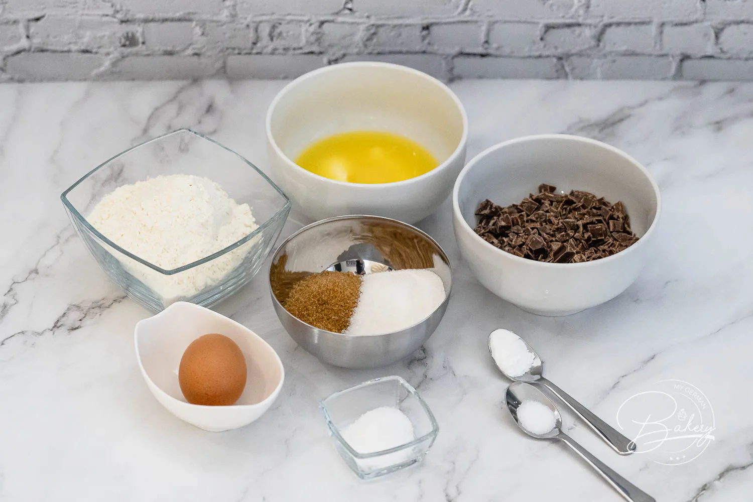 Zutaten - Einfache Schokoladenkekse Rezept - beste Chocolate Chunk Cookies - Kekse mit Schokostückchen - Schoko-Kekse aus Amerika, amerikanische Kekse selber backen