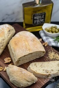 Einfaches Ciabatta Rezept - leckeres italienisches Brot als Dinnerbrot - Bestes und einfaches Ciabatta Rezept für leckeres italienisches Brot als Dinnerbrot zum Salat, Grillabend, Pasta oder auch pur mit Olivenöl,