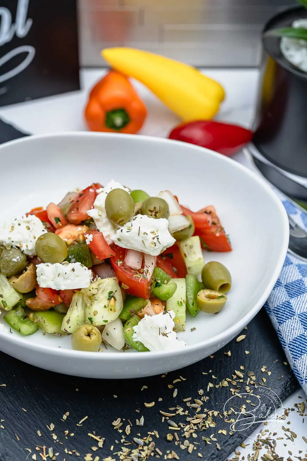 Griechischer Bauernsalat - Griechischer Salat mit Feta - leichter Griechischer Salat mit Feta für den Sommer und zum Grillen - Griechischer Salat mit Fetakäse - Sommersalat nach Balkan Art - Gesunde Ernährung