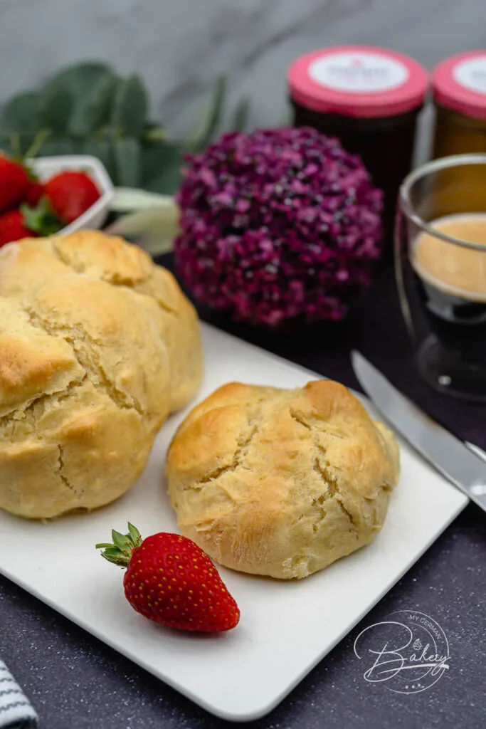 Brötchen ohne Hefe - Schnelle Sonntagsbrötchen in 20 Minuten - Rezept Brötchen ohne Hefe - Einfache Sonntagsbrötchen in 20 Minuten - gelingen immer