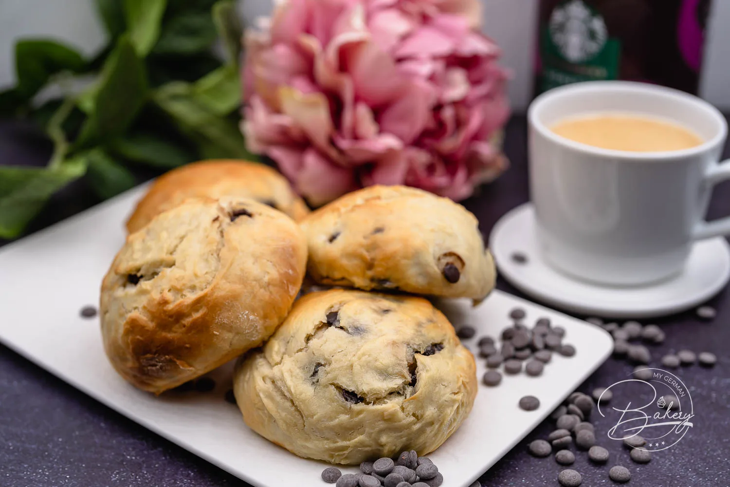 Einfachste, beste Schokobrötchen - leckerste Schokoladenbrötchen Rezept - Milchbrötchen mit Schokolade Quarkbrötchen mit Schokodrops und Schokostücken, Mürbchen Rezept