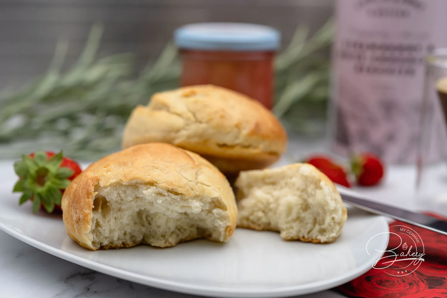 Leckere Milchbrötchen - bestes einfaches Brötchen Rezept für weiche Brötchen und Mürbchen - Rezept Milchbrötchen - einfache Mürbchen selber machen - schnelles Rezept für weiche Brötchen mit Joghurt