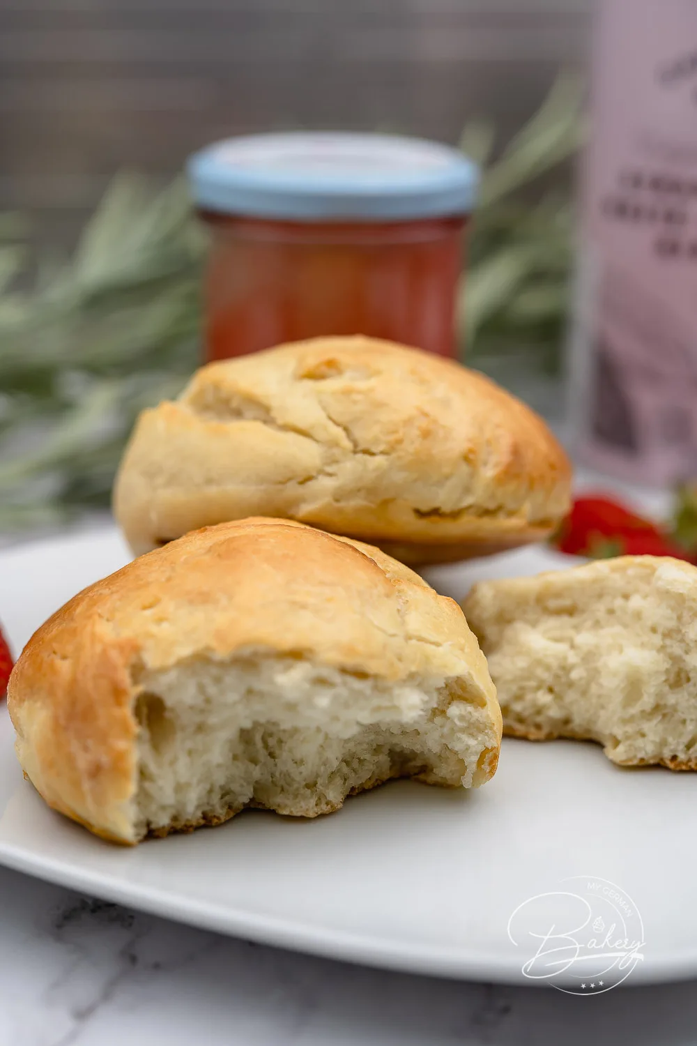 Leckere Milchbrötchen - bestes einfaches Brötchen Rezept für weiche Brötchen und Mürbchen - Rezept Milchbrötchen - einfache Mürbchen selber machen - schnelles Rezept für weiche Brötchen mit Joghurt