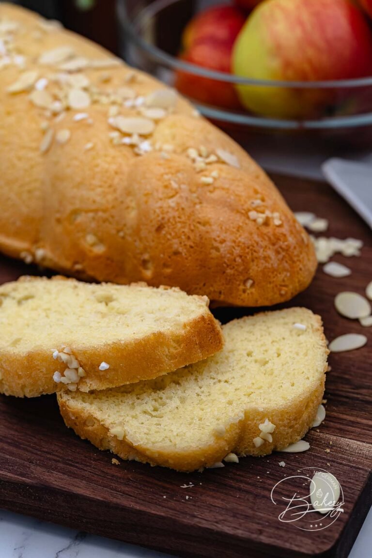Stutenbrot Rezept - einfach, lecker, süß und schnell Stuten backen - süßes Osterbrot - Sonntagsstuten selbst backen - Stutenbrot als Frühstücksbrot und Stuten für Marmelade, Nutella, Käse oder Eier. Einfach, schnell und lecker